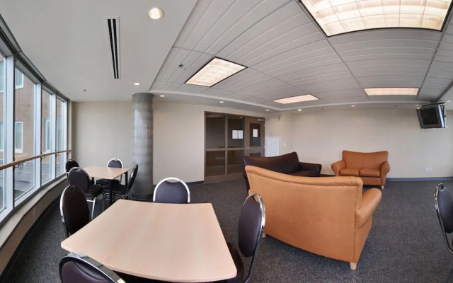 Residence & Conference Centre - Kamloops
