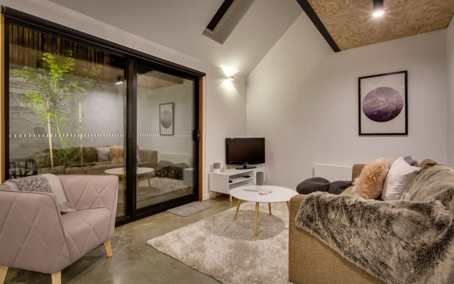 White Room Apartments