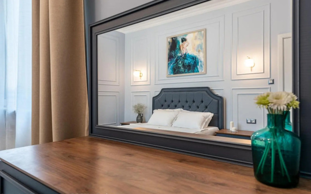 LUXURY & UNIQUE - TOP CENTER Apt. - 3BDR & 2 Baths