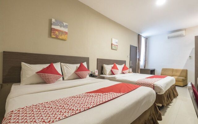 OYO 1679 Hotel Century Makassar