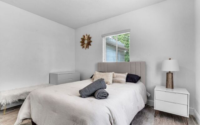 Design District Luxe 3BD Home