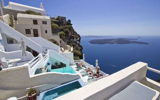 Pearl on the Cliff Hotel & Suites