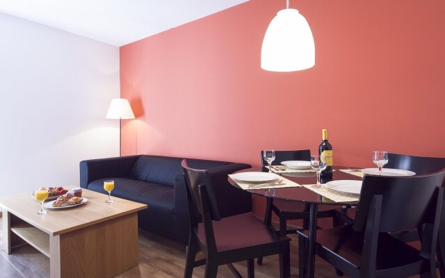 Inside Barcelona Apartments Sants