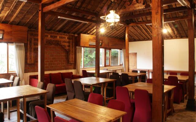 OYO 171 Lotus Art Garden Hotel