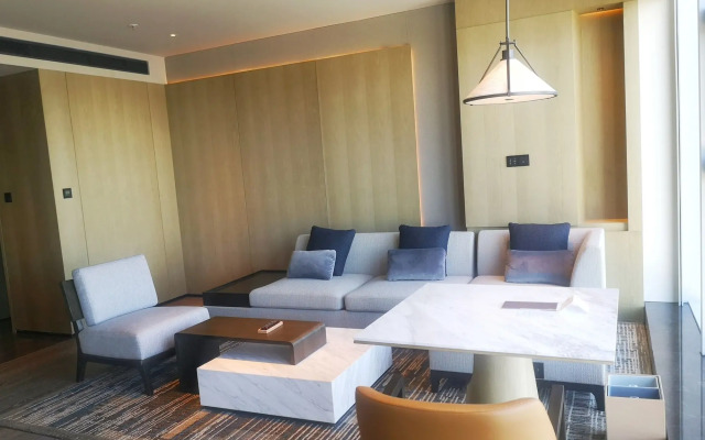 Courtyard by Marriott Luoyang