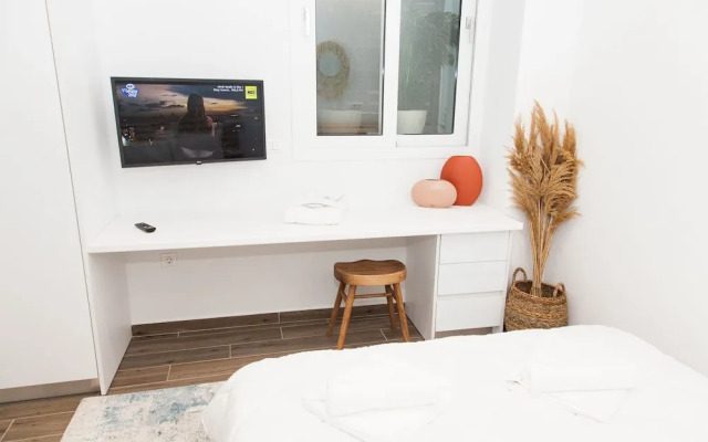 Full renovated adorable apt in Athens
