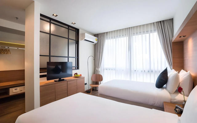 Sunshine Hip Hotel
