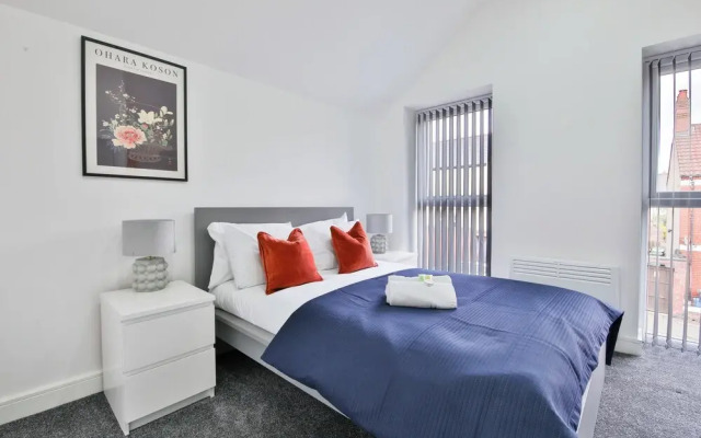 Modern 2 Bed House - Sleeps 4