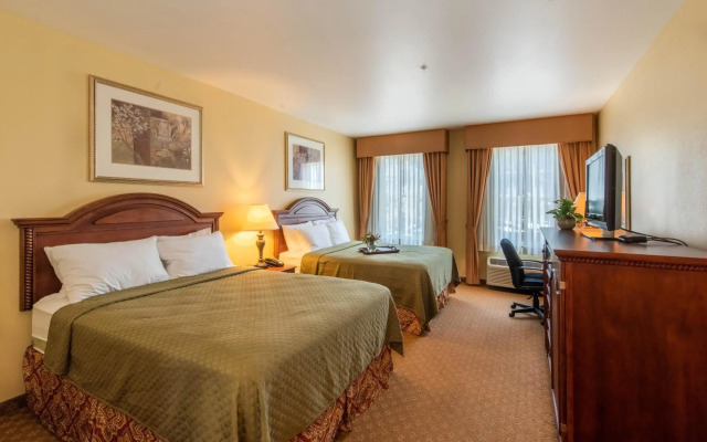 Natchez Grand Hotel & Suites On the River