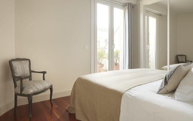 Garibay Terrace Apartment by FeelFree Rentals
