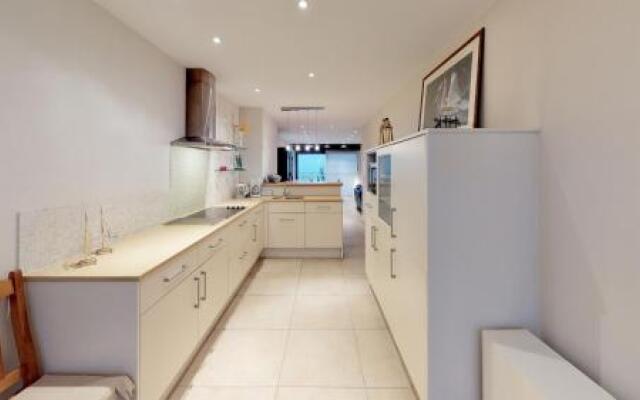 Deluxe Apartment with Shared Pool