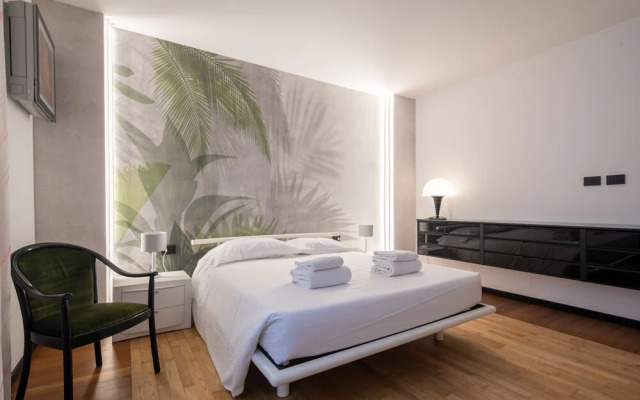 Ponte Rosso Modern by Mmega