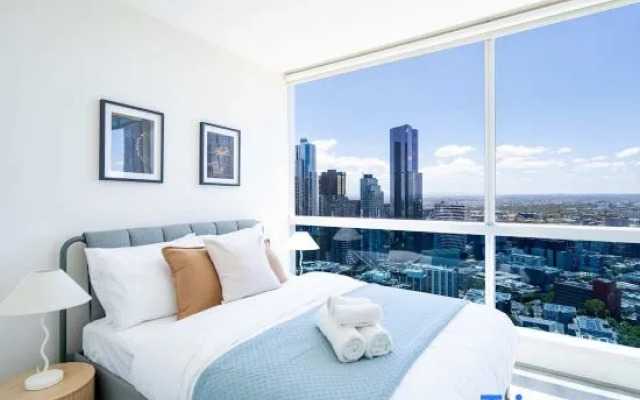 lvl42 2B APT with Free Parking in CBD