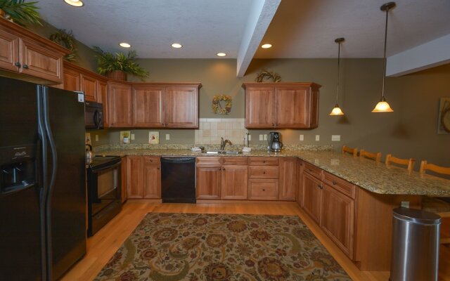 Whispering Pines 5 Bedroom Townhome