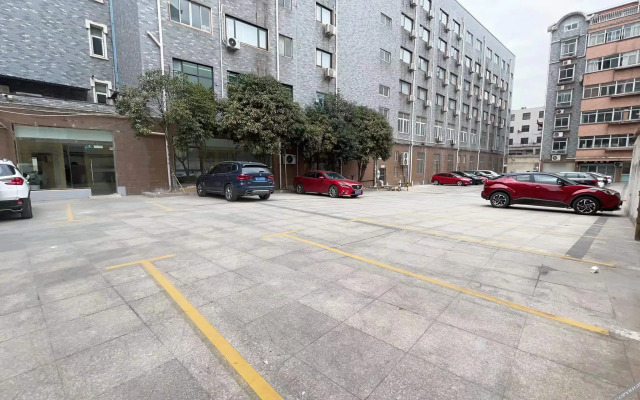 Vienna Hotel (Liyang Municipal Government Bayaihan Store)