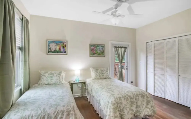 Sun, Shells and Seaspray w/ Lanai