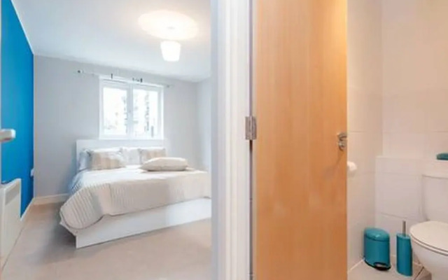 Morton Close Apartment