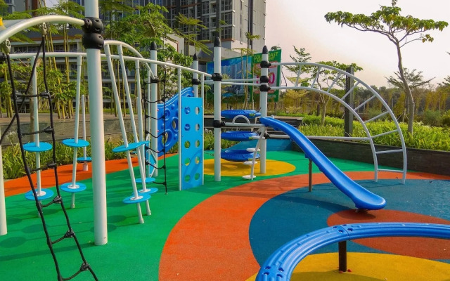 Cozy Gold Coast Studio Apartment with Pool and Sea View