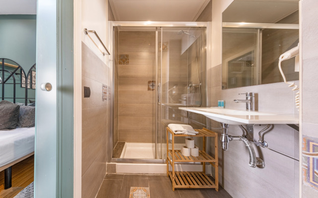 Ainb Born-damas Apartments
