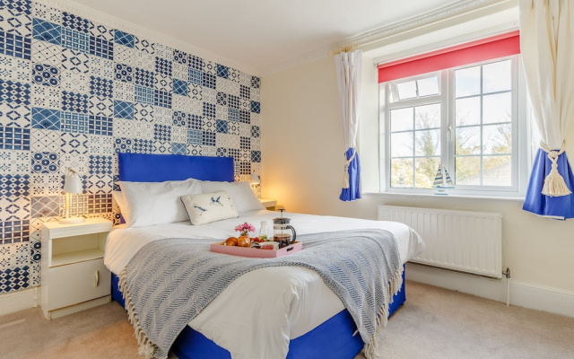 1605 by the sea