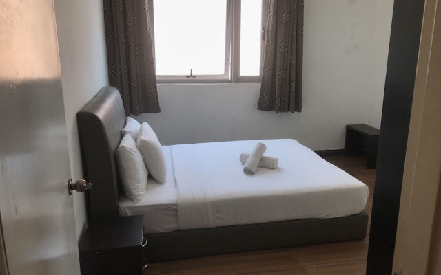 KL Taragon Apartment – Guest Rooms – Kuala Lumpur