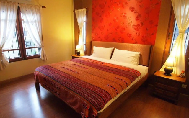 Plumeria Home