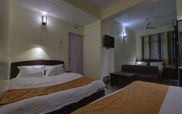 OYO 13465 Greendot Hotel