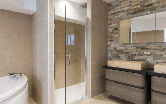 Aux Maisons (Relais du Silence)