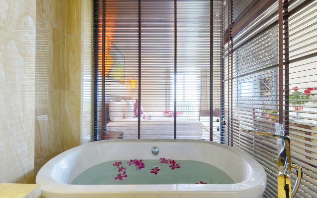 Royal Riverside Hoi An Hotel