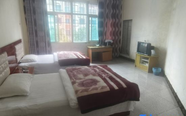 Zhenxiong Huiming Hotel