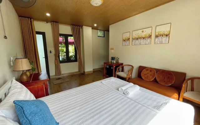 Funny Monkeys Homestay