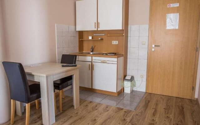 Guesthouse Ikar Zagreb Airport