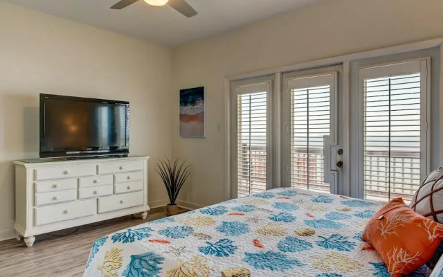 Dauphin Charm - 2237 Bienville