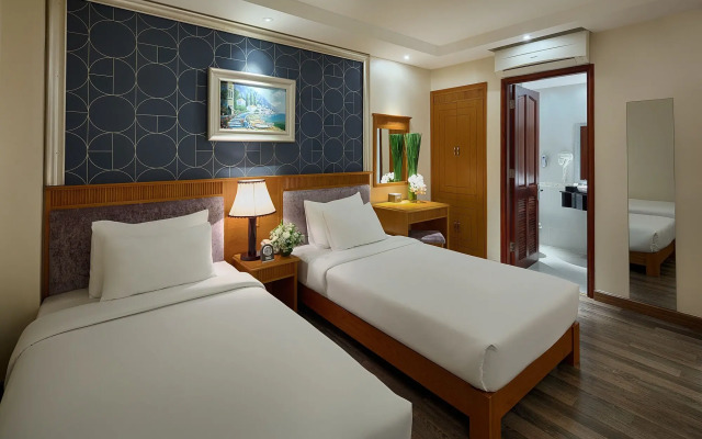 Silverland Sil Hotel
