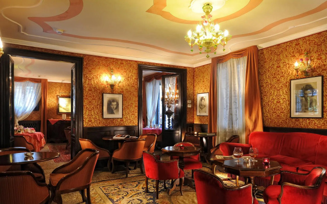 Hotel Flora