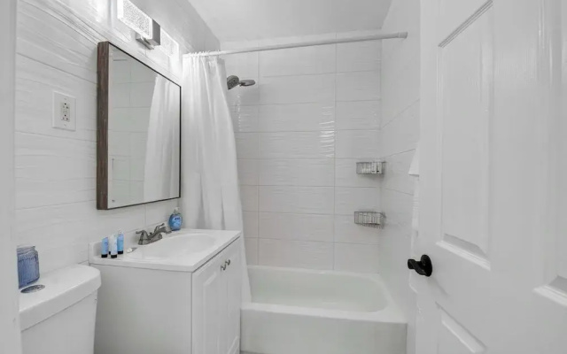 Delray Daydream, Home for 8