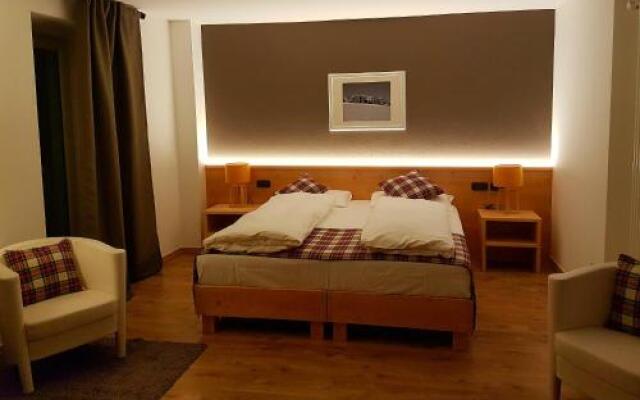 Ciasa Alpina Relax Hotel