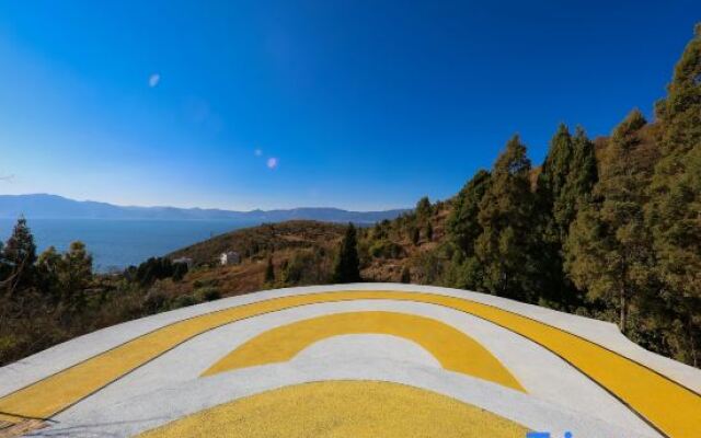 Rousseau homestay in Fuxian Lake