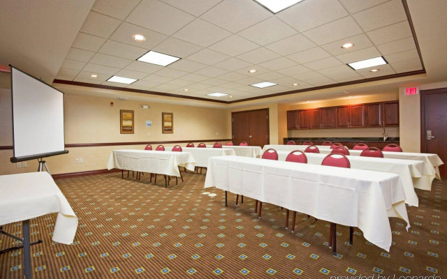 Holiday Inn Express & Suites Winona by IHG