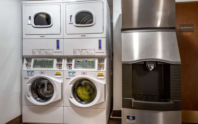 Comfort Suites Bethlehem Near Lehigh University and LVI Airport