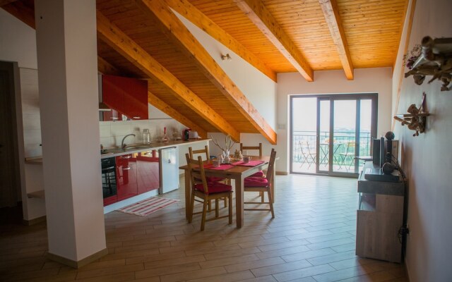 Lucky House & Il Mare In Mansarda