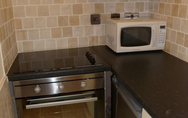 Flat - Sleeps 2 & Parking Available