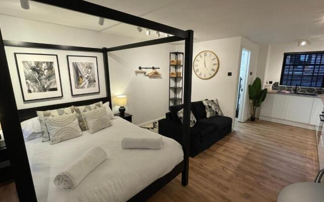 Ultra Modern Studio Apartment, in Central Exeter