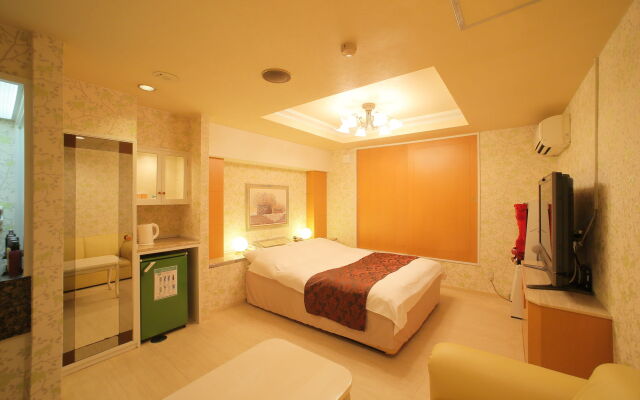 Hotel Olive Kyoto Yamashina - Adults Only