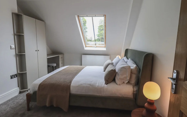 The Mabel Suite Stone Cross Mansion