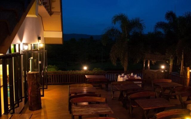 Im Poo Hill Resort