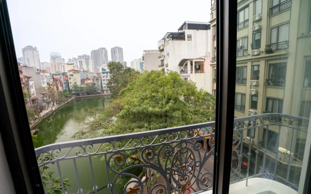 Granda Lake View Hotel & Apartment