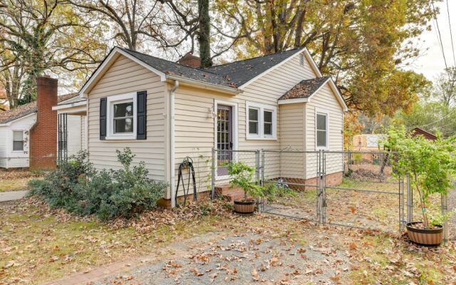 Stylish Charlotte Home w/ Smart TV: 1 Mi to Noda!