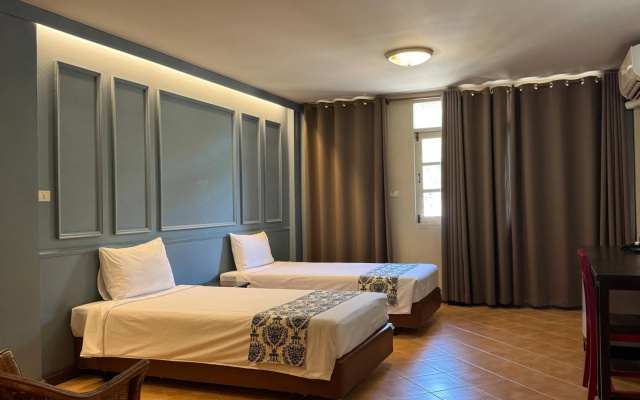 Sun Hotel – Guest Rooms – Phetchaburi