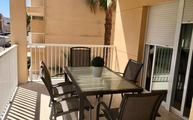 Apartamento Con Terraza, Vistas Al Mar Y Piscina